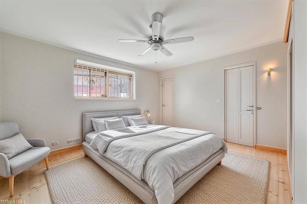 [PRIMARY BED] Virtual Staging with Furniture & Flooring for Vision