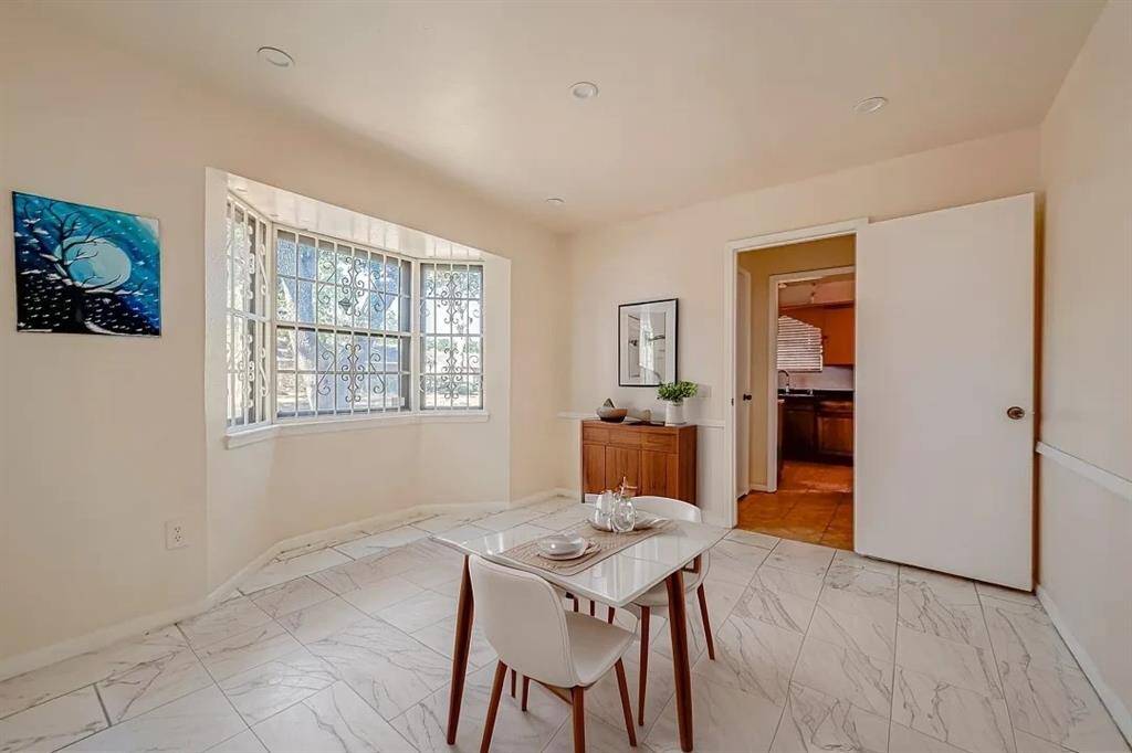 [DINING AREA] Virtual Staging with Furniture & Flooring for Vision