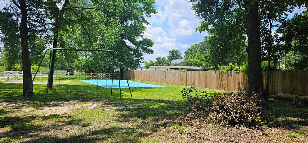 This park includes a pickleball court