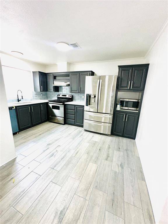 Kitchen with fresh look