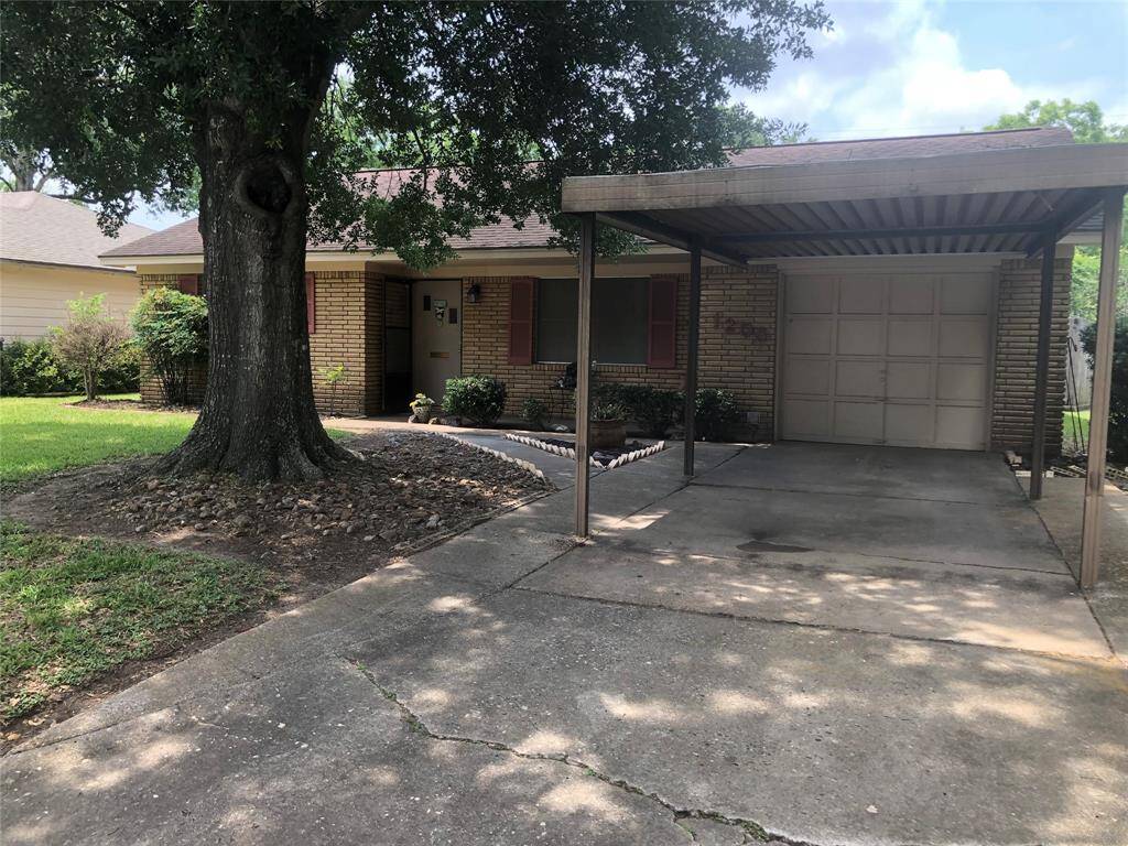 Driveway/Carport