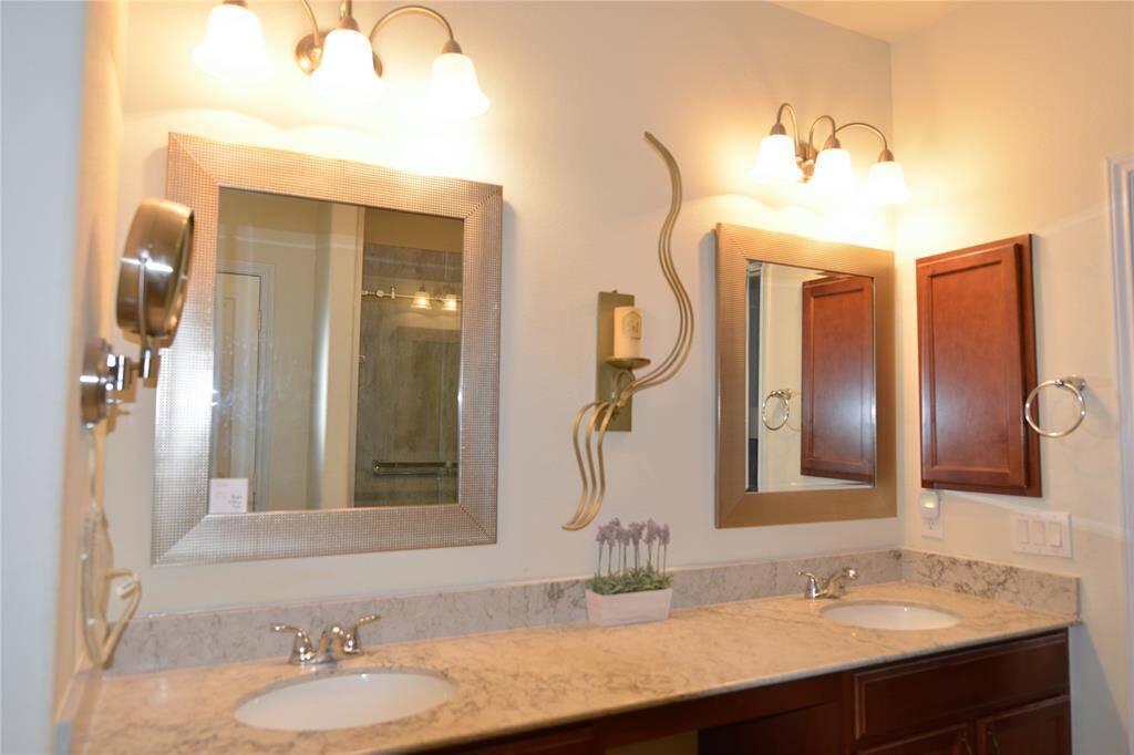 Owner's bath
