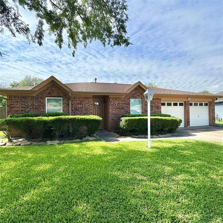 Welcome to 1217 E Brown Lane, located on a quiet cul-de-sac