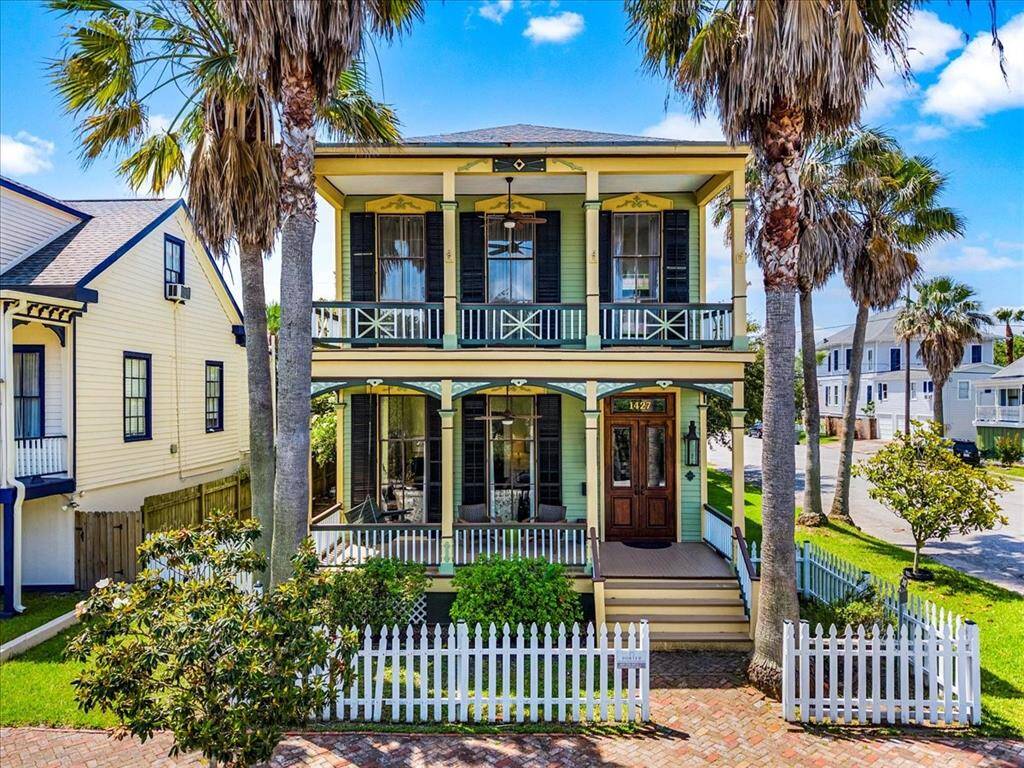 Welcome to The Shaw House located in the East End Historic District