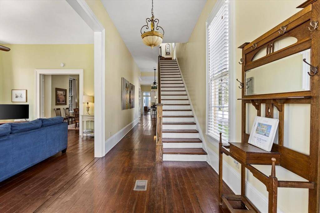 Entry way