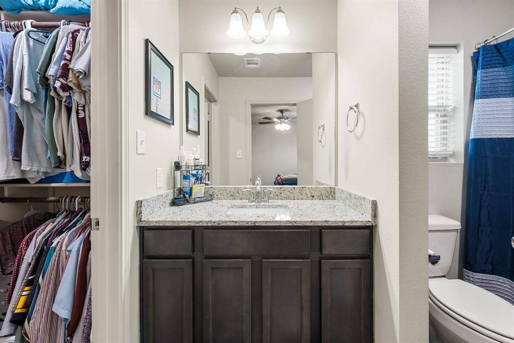 Primary bath with walk in closet