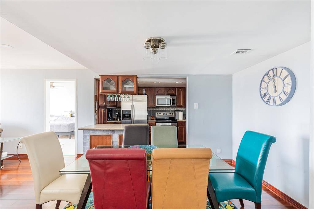 6 person dining room