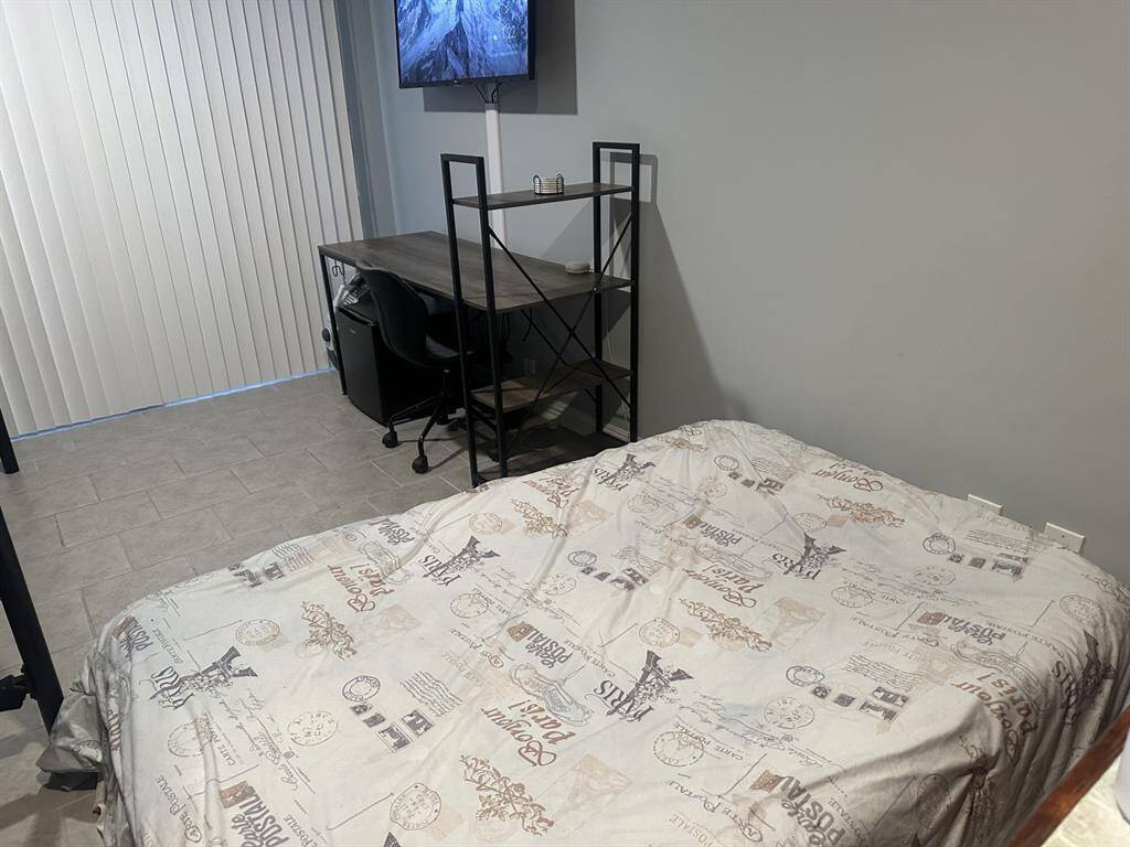 Extra air mattress included for guest