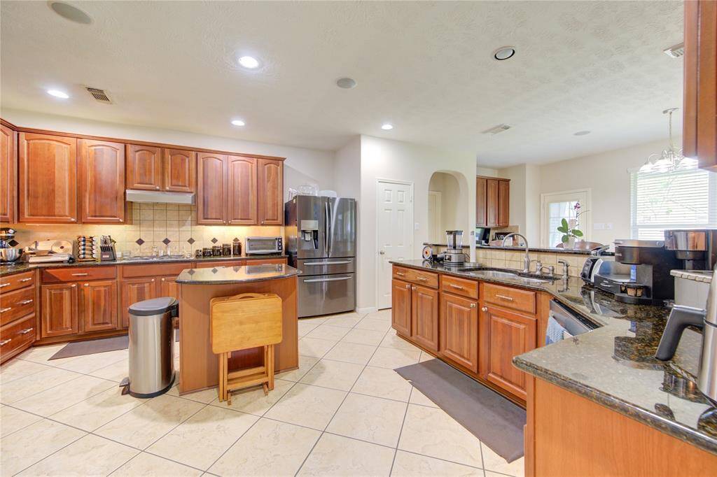 Panoramic kitchen layout perfect for gatherings and meal prep.