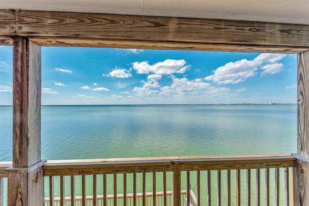Just water, sky, and you. Enjoy front-row views of the bay from the upper balcony—no distractions, just peace.