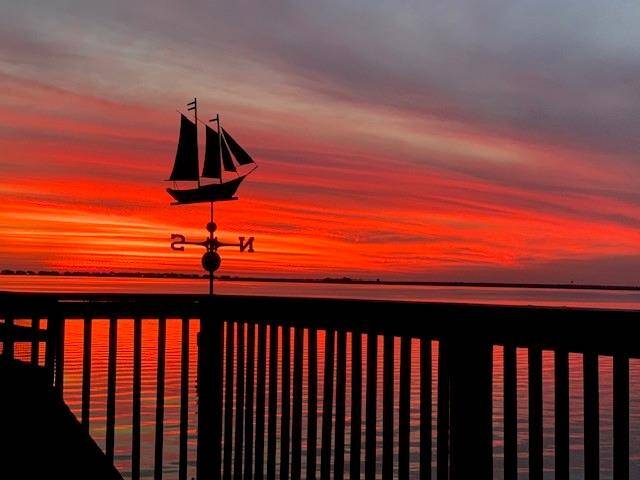 Tucked Away for Maximum Privacy – Located at the quiet end of Tiki Island, this bayfront home offers peaceful living, stunning sunsets, and water views.