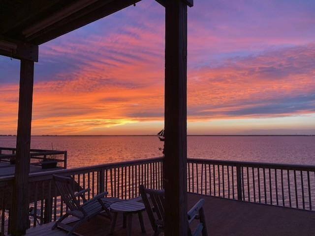 West-facing views that give you front-row seats to vivid sunsets over the water.