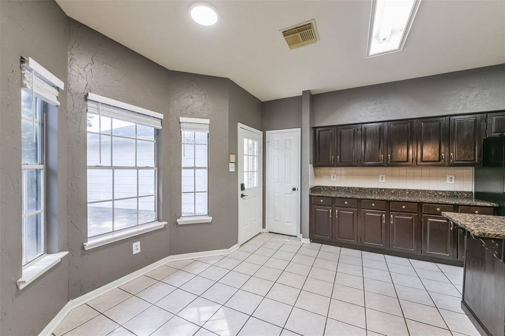 Breakfast room/kitchen
