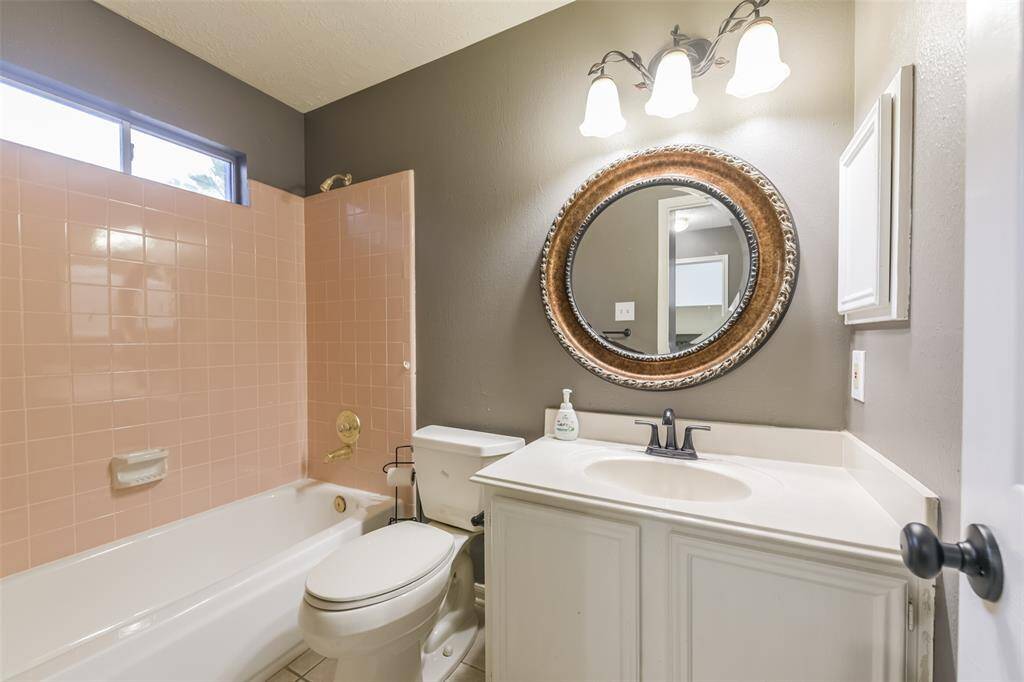 Guest full bath