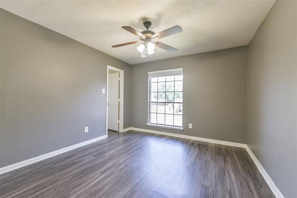 Secondary bedroom