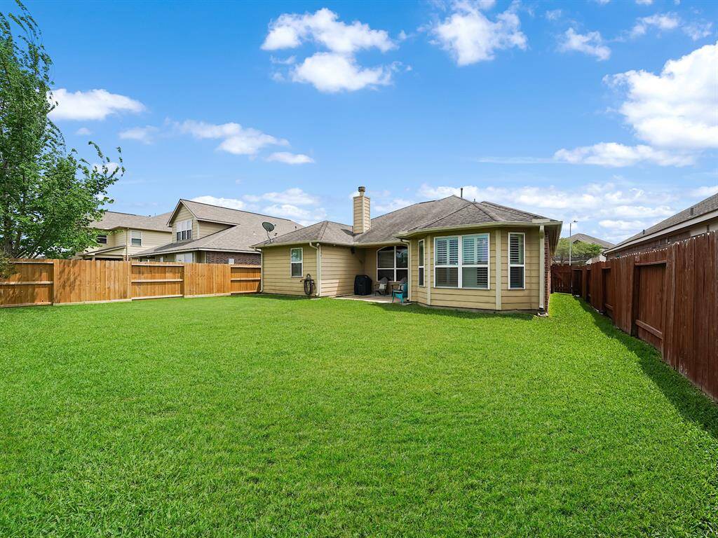 Imagine all the fun you and your family would have in this backyard!!