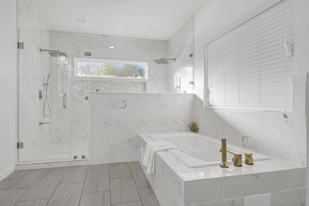 Master Bath with spacious standing shower and jacuzzi