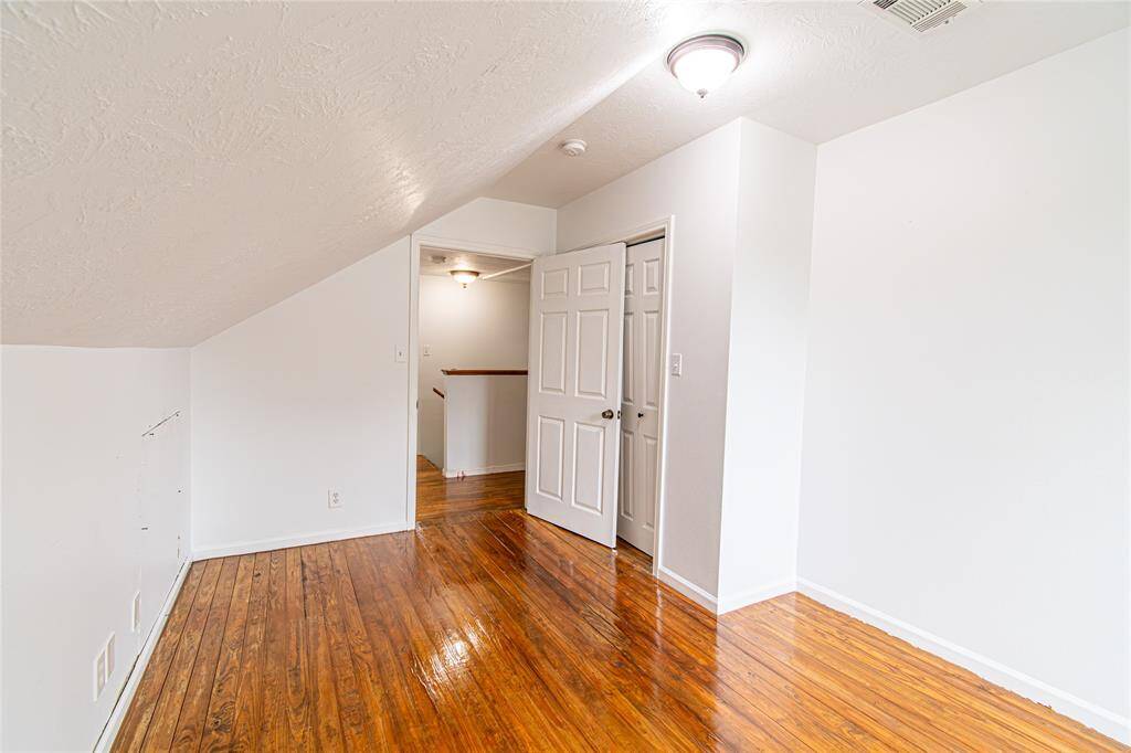 upstairs bedroom 2