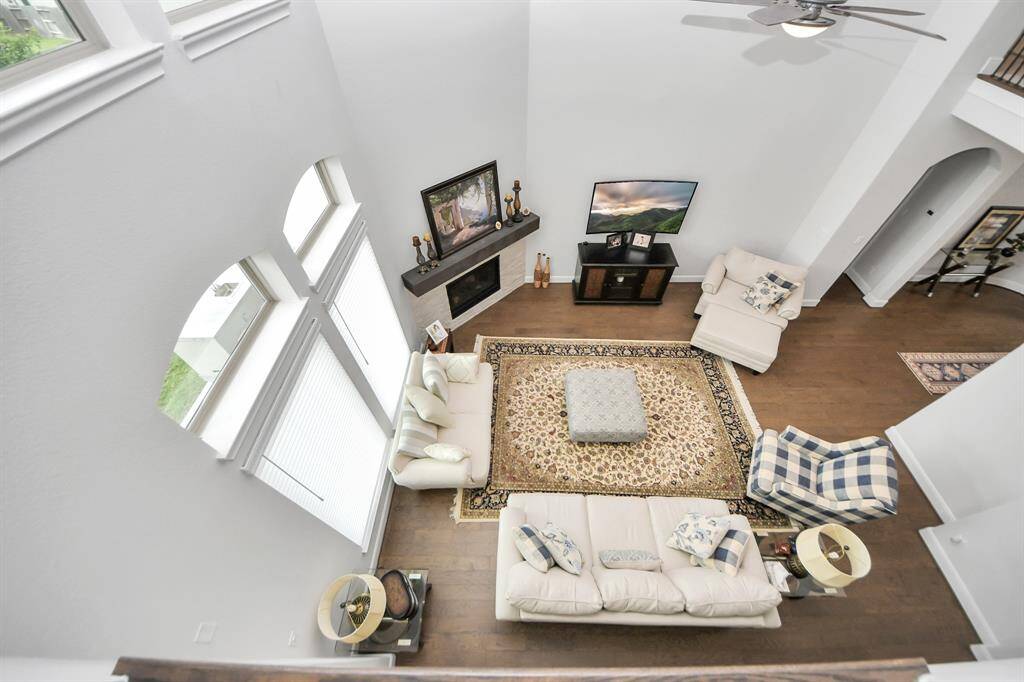 Spacious open family room for your gatherings