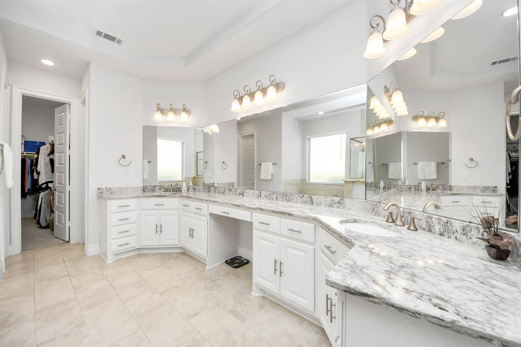 Spacious master bath