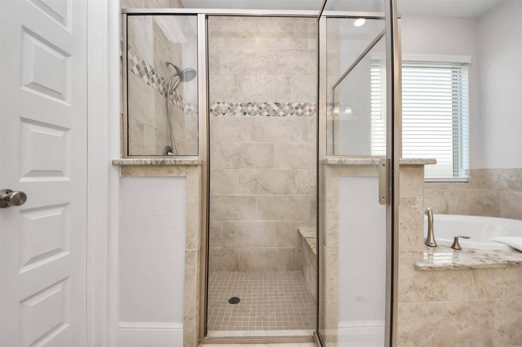 Standing shower