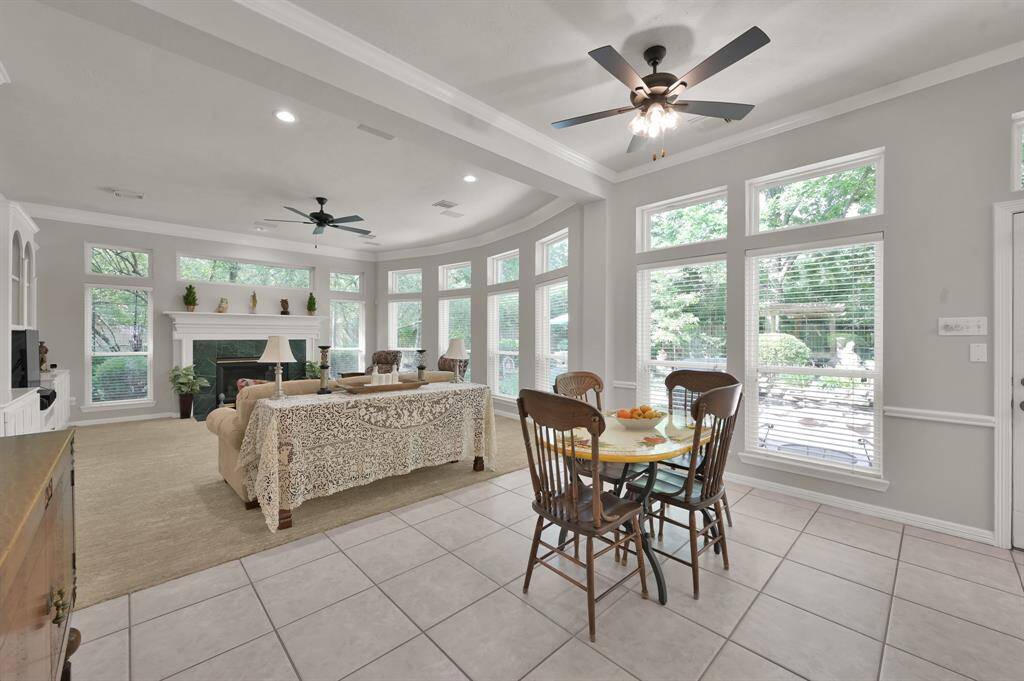 Breakfast area is perfect to enjoy that morning cup.of coffee or tea while looking at your Koi pond