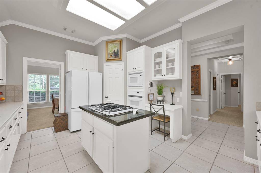 I hope I mentioned all the storage in thisbkitchen