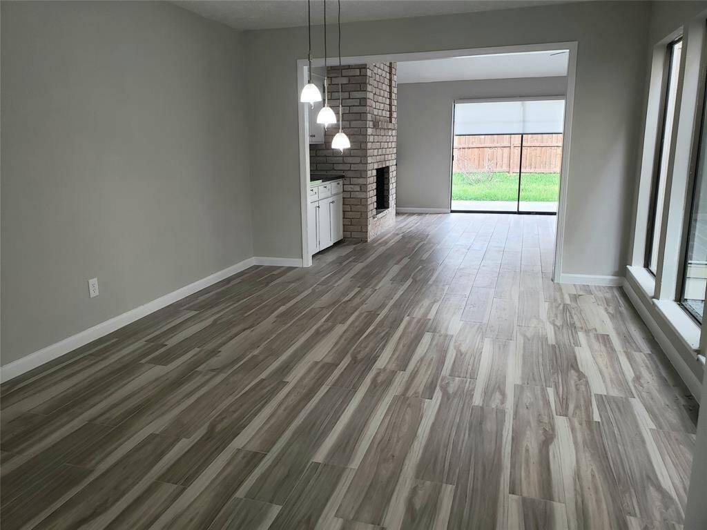FROM FORMAL DINING LOOK TO FAMILY ROOM