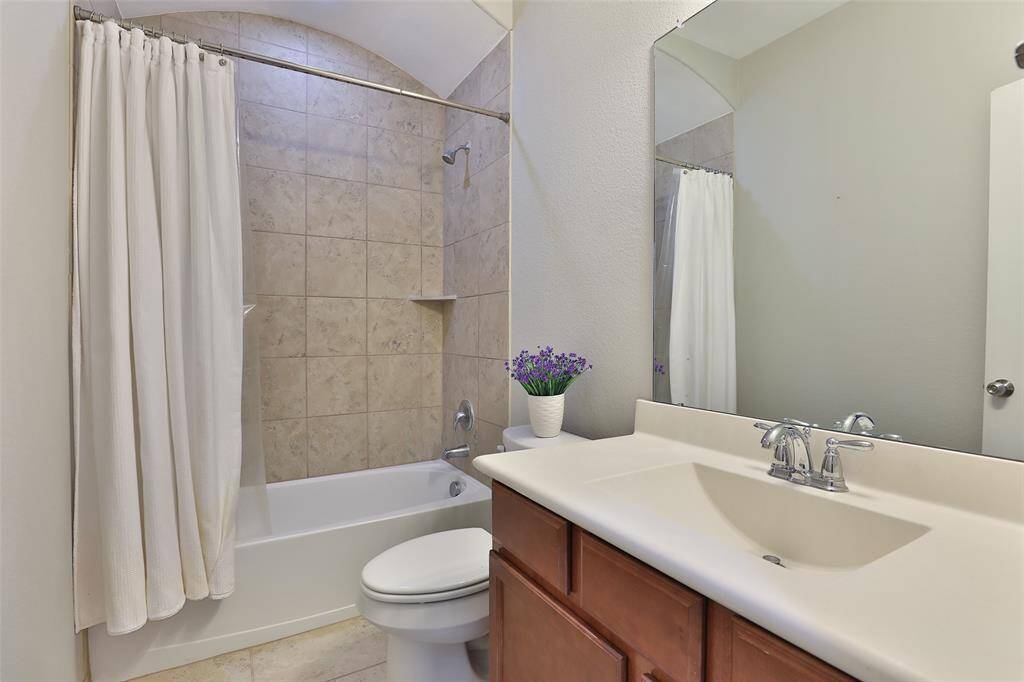 Secondary bathroom