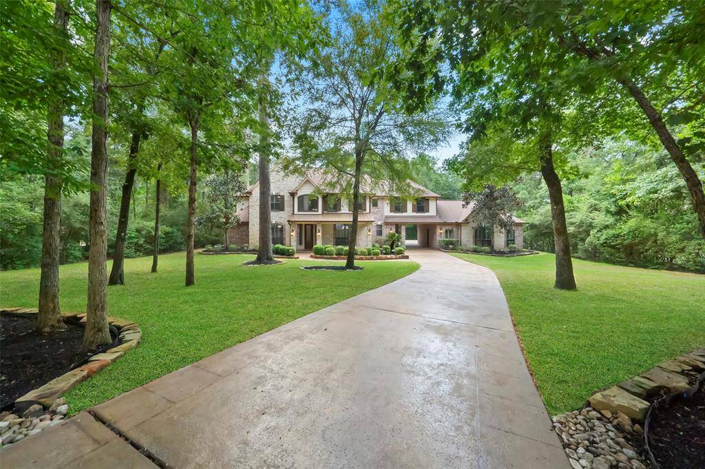 Exquisite full renovation just copleted! Versatile plan lives large on the ground floor with expansive main living areas: Primary Bedroom Suite, Living Room, Study, Dining Room, Sunroom, Breakfast Room, Kitchen & Utility Room.  Don't wait on a 1-Story & miss out on this freshly painted, no carpet, move-in ready home. (Let children and Guests enjoy the 2nd floor.) Spacious lay-out with great flow for entertaining.