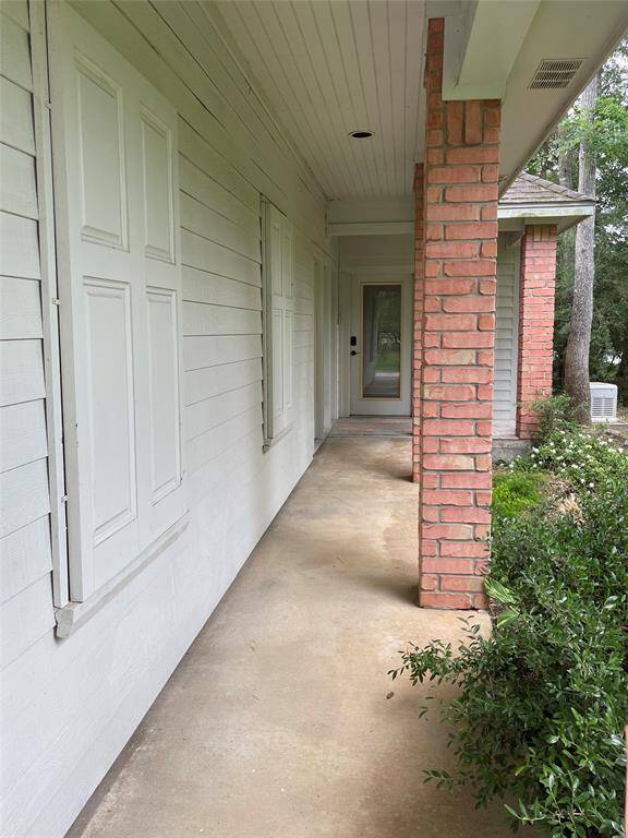 Outside Entry to Guest Suite/Quarters