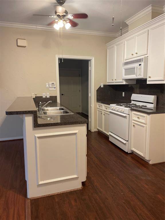 Kitchen in Guest Suite/Quarters