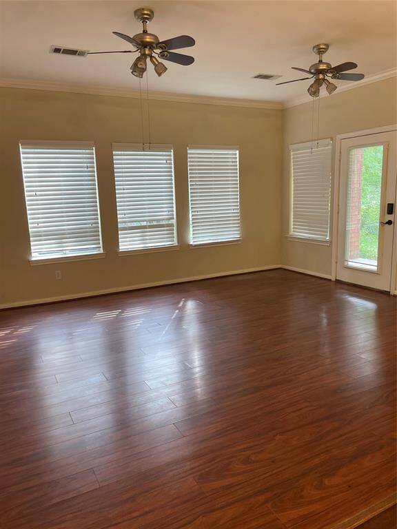 Living Room in Guest Suite/Quarters
