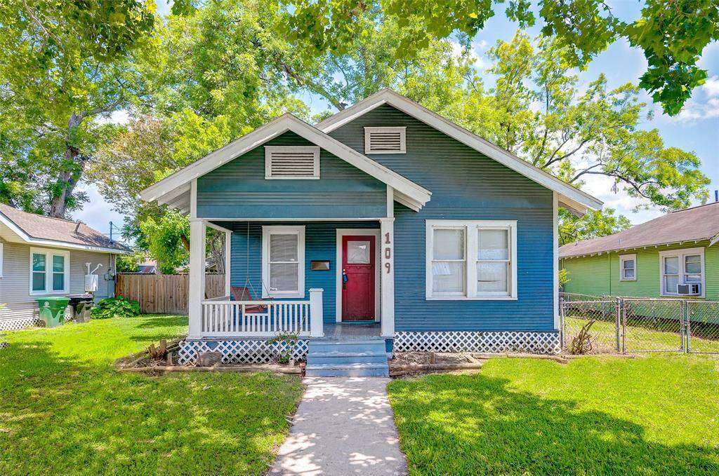 A single story Heights home with character