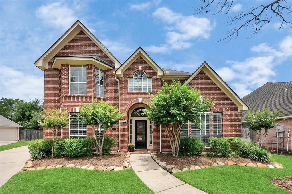 Welcome home to 111 Knoll Forest in Greatwood! This fabulous cul-de-sac home has a huge backyard that is ready for the summer! Detached garage with workbend inside offers exceptional off-street parking in the long driveway.