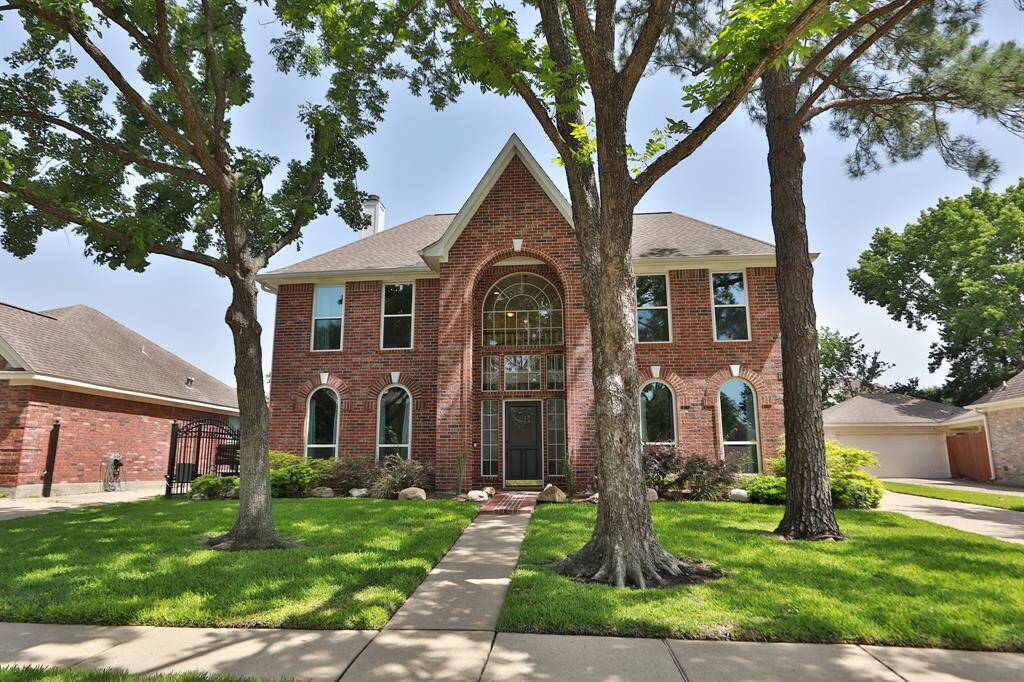 Welcome to 11214 Chestnut Woods Trl, your beautiful next home