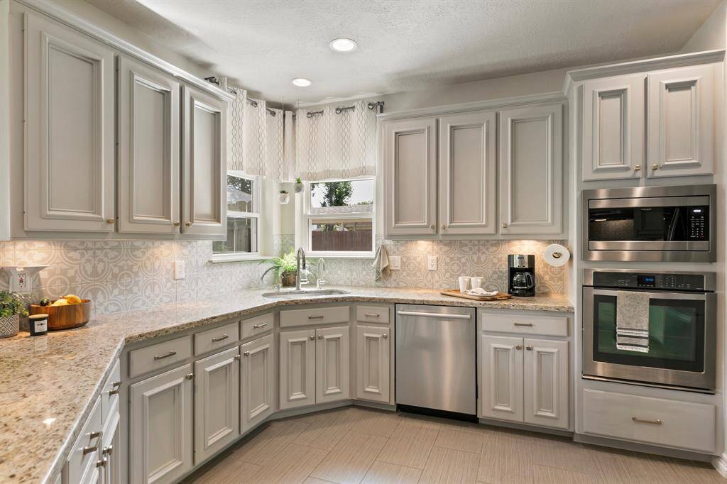 Bosch dishwasher, electric convection wall oven, built in microwave