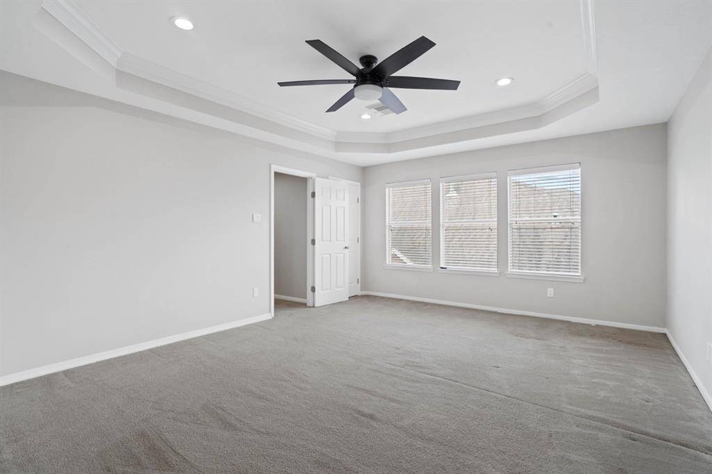 Huge 2nd Bedroom with 2 separate walkin closet on the second floor.