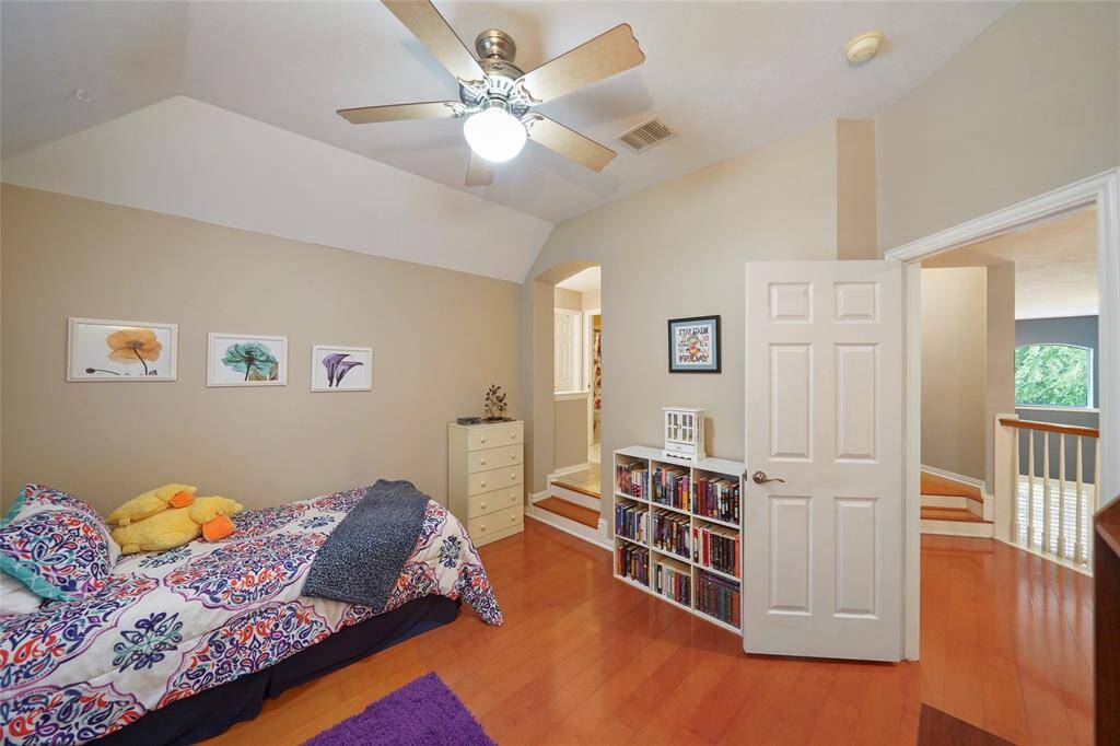 Bedroom with direct access to bathroom and walk in closet.