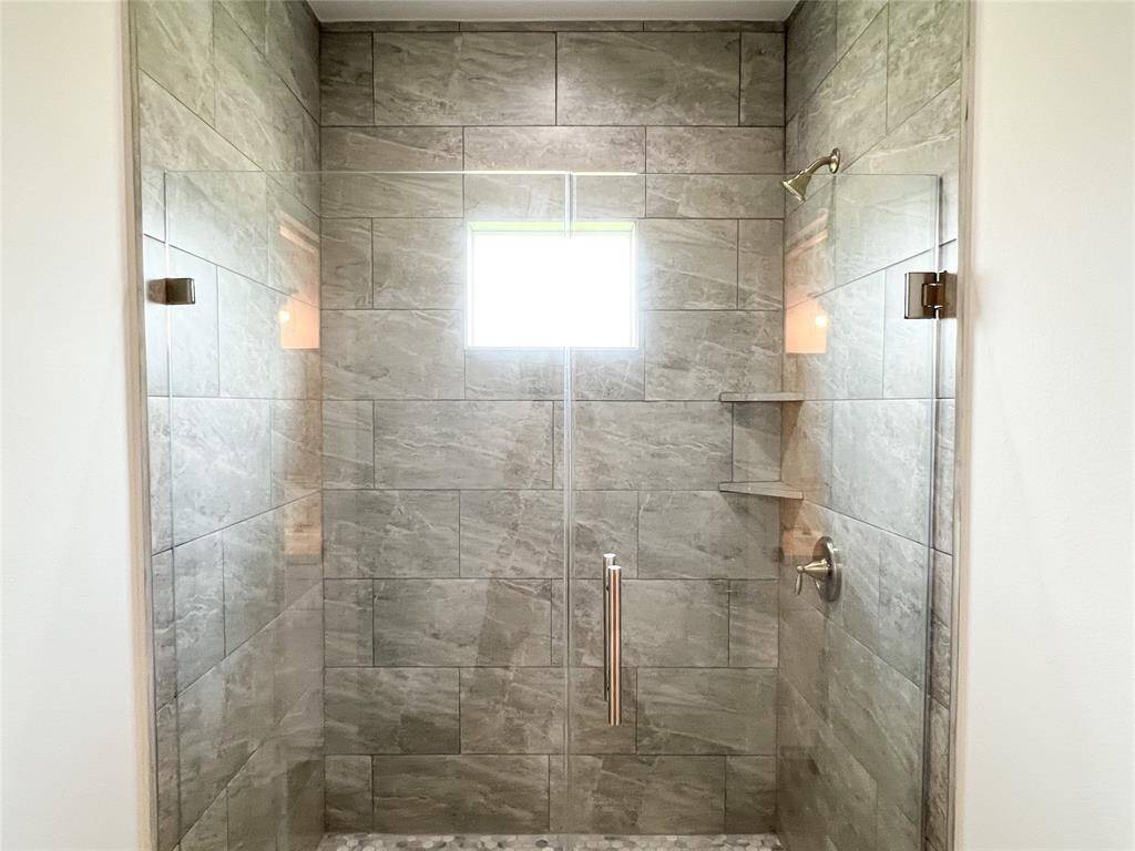 Beautiful standing shower
