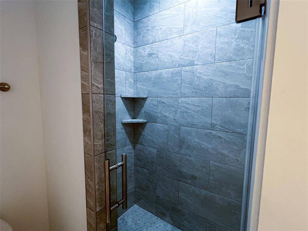 3rd shower upstairs