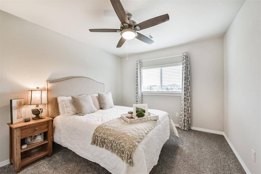 Secondary bedroom