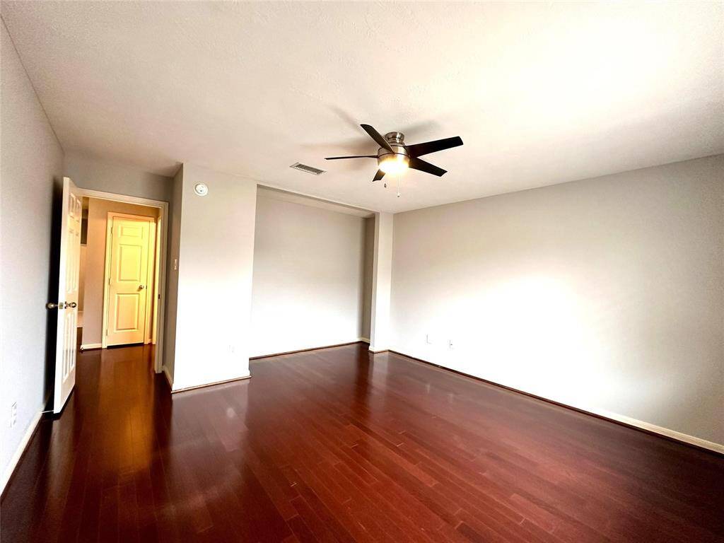 Gameroom or 4th bedroom on 2nd floor