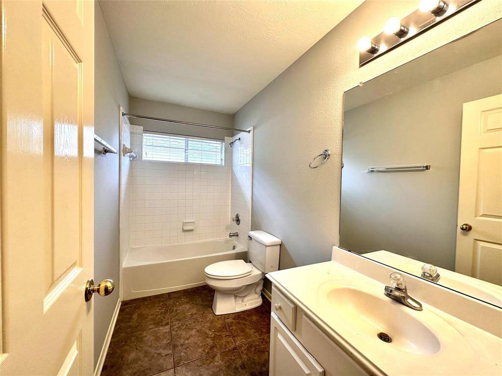 2nd floor bath