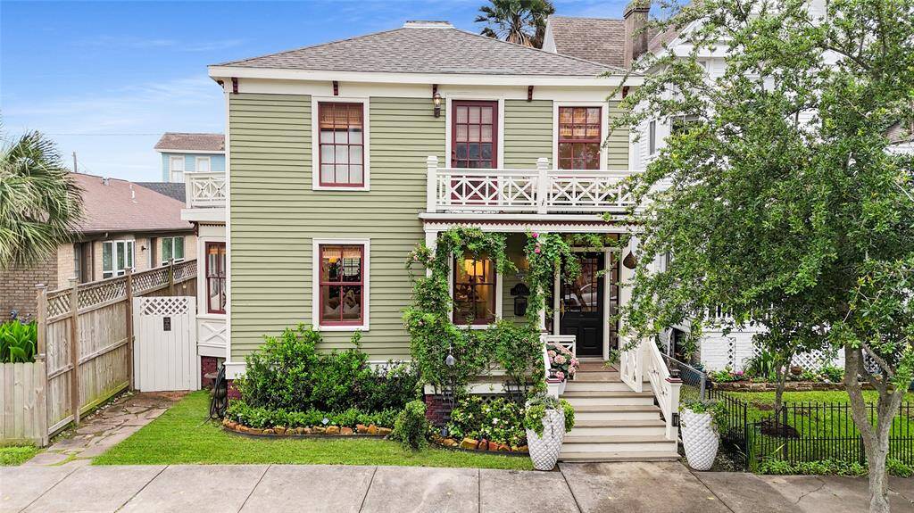 The main house as well as the carriage house underwent an exhaustive renovation.