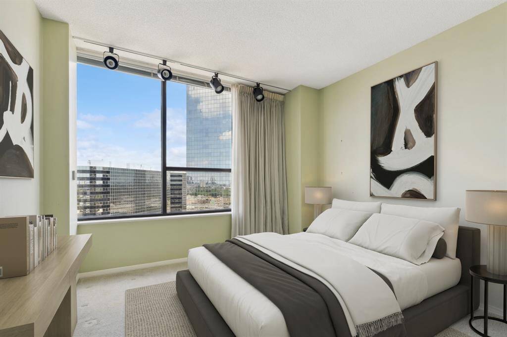 Middle guest bedroom. Image shown virtually staged.