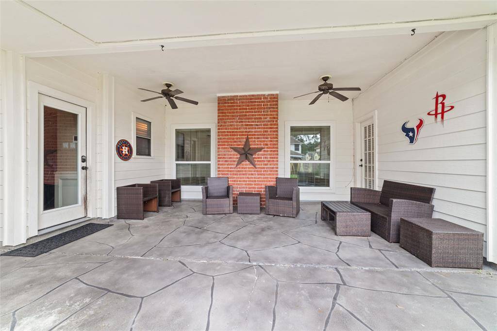 Another view of the large covered back patio outback!