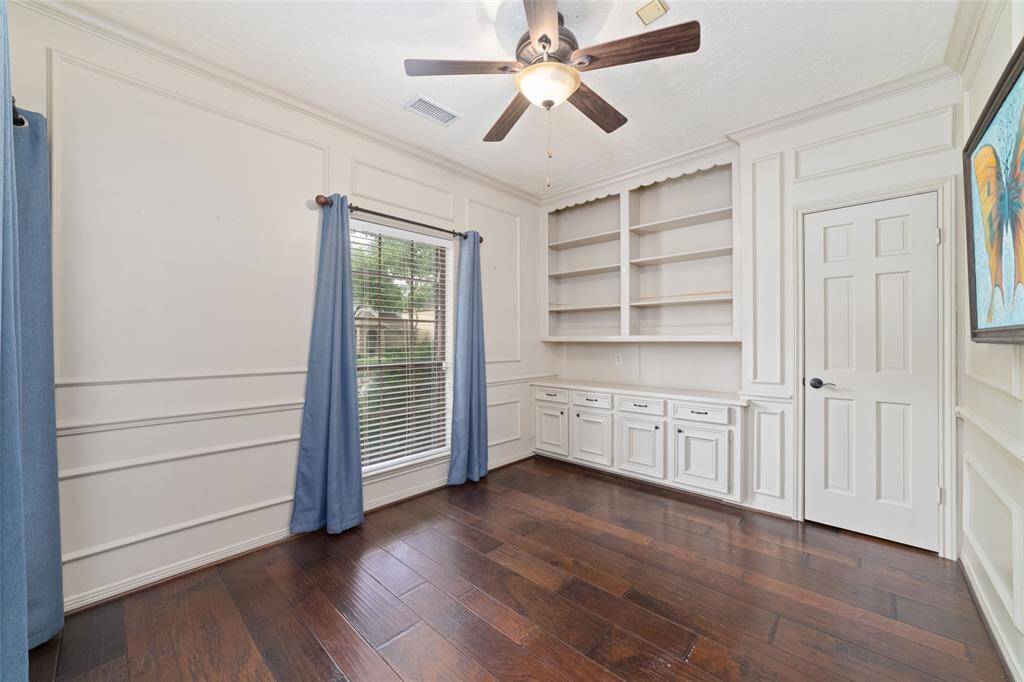 Home office/den or perfect nursery area!