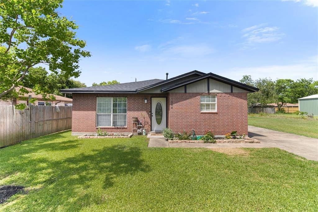 Welcome to 1504 N Avenue Q—a charming brick home with great curb appeal, a long driveway for extra parking & recent updates including a new roof, siding & windows. Move-in ready & beautifully maintained!