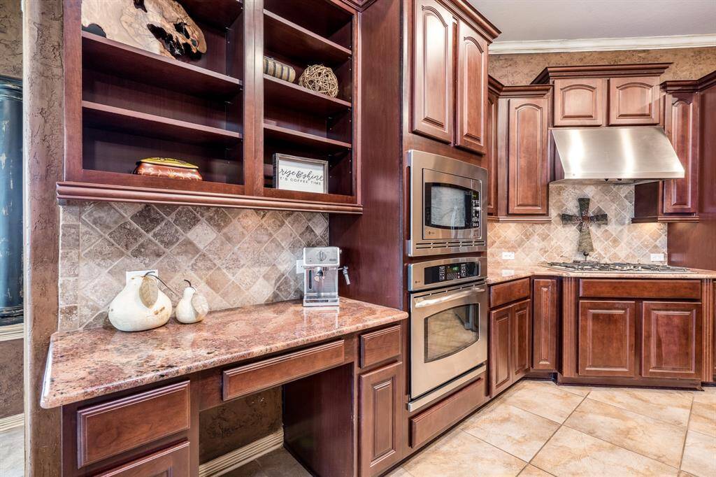 More counter space in this chef's kitchen.